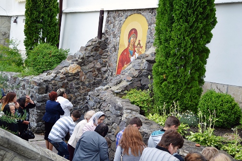 В Уневі разом з капеланом молились родини загиблих воїнів АТО.(ФОТО)